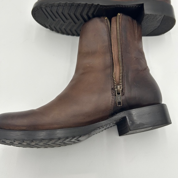 Frye Veronica Inside Zip Distressed Leather Booties Size 8.5. - Picture 12 of 16